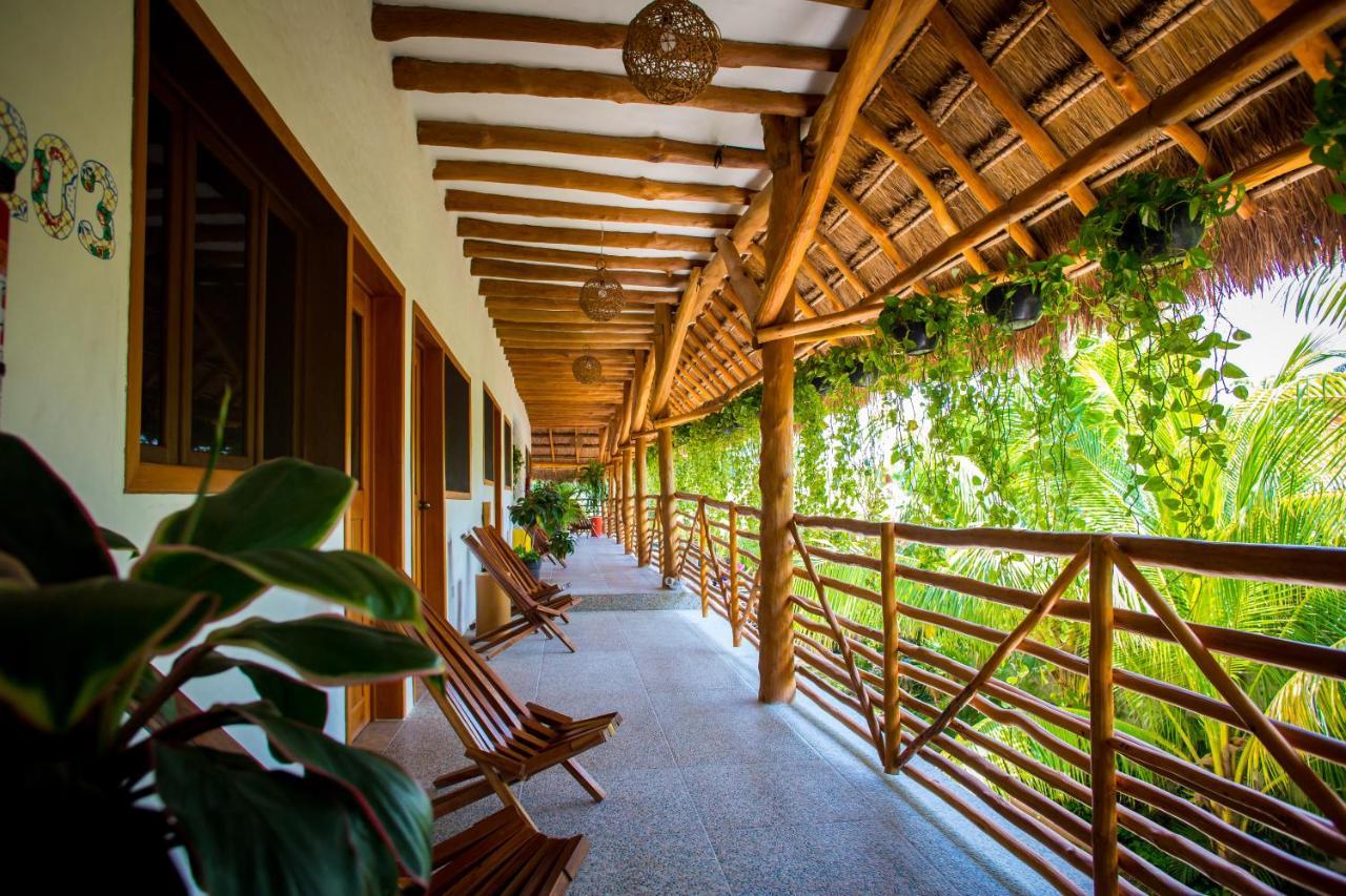 Tropical Suites By Mij Остров Холбокс Экстерьер фото